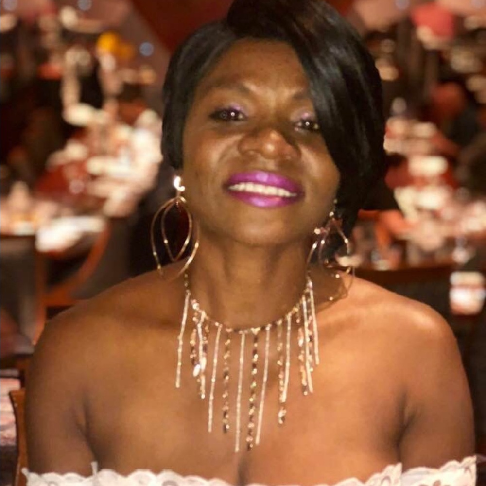 Meet your Posher, Diana